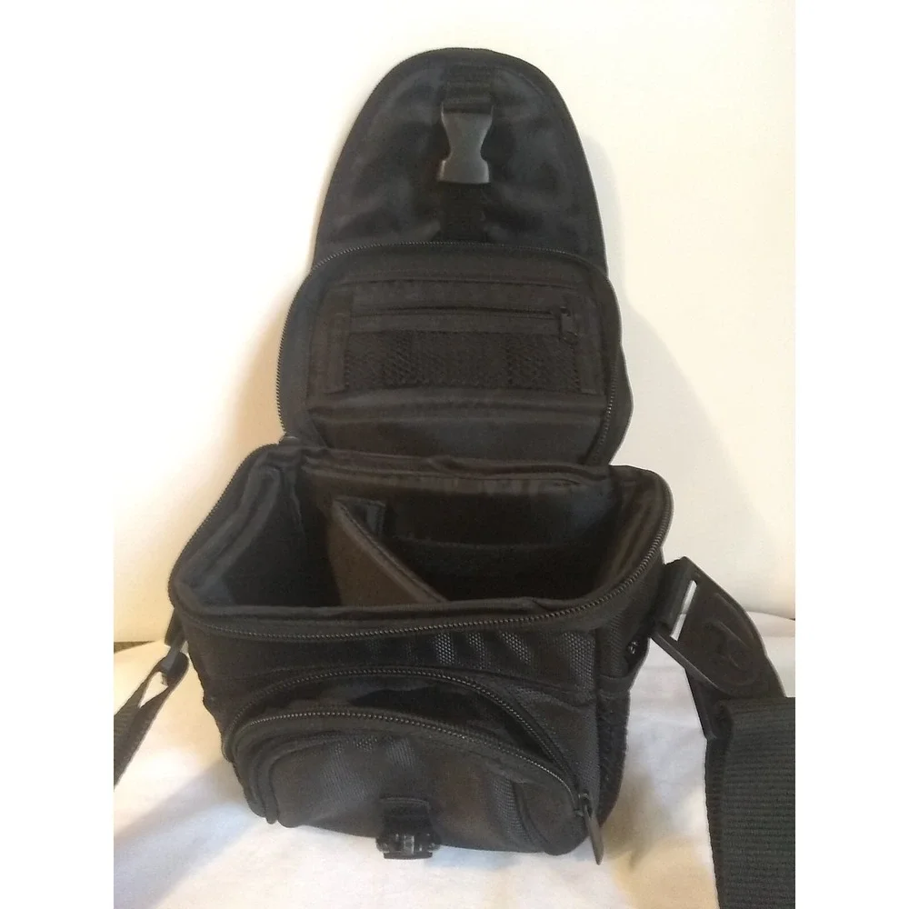 Camera‎ Bag Black Adjustable Removeable Strap Zip Divider 6 Various Type Pockets